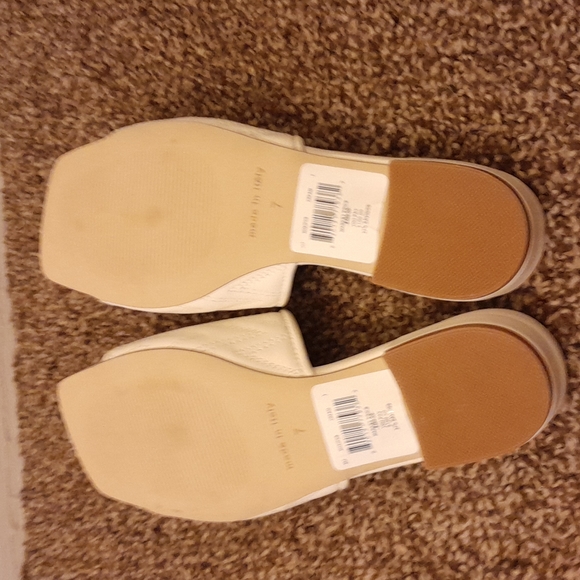 Cream valentino afrodite sandals - Picture 2 of 4